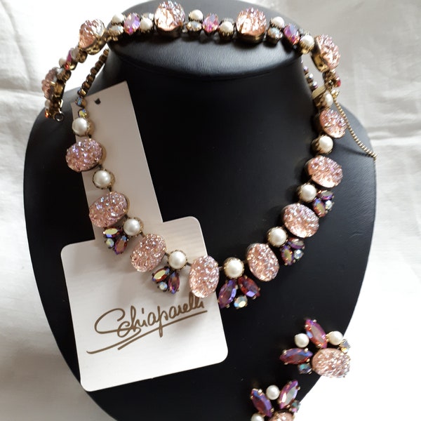 Schiaparelli - PINK vintage Parure, LAVA rock, Kunst Glas Cabochons, AB Strass, 3 Stück, alle signiert