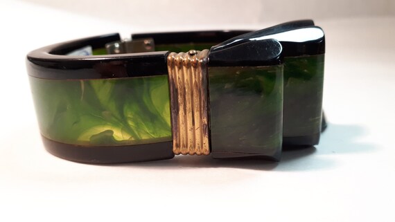 BAKELITE clamper & BROOCH, marbled green and blac… - image 7