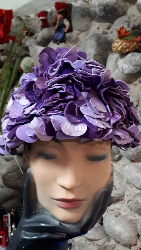 ELSA SCHIAPARELLI vintage hat, purple & lilac velv