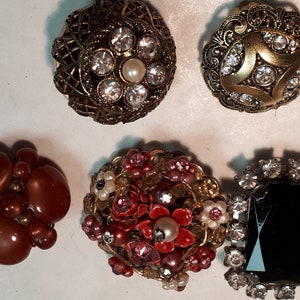 13 single vintage earrings unworn samples, crystals, rhinestones, pearls