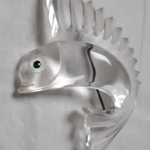 VINTAGE SCHWERTFISCH Brosche, klares Lucite Acryl, vierziger Jahre, sehr guter Zustand.