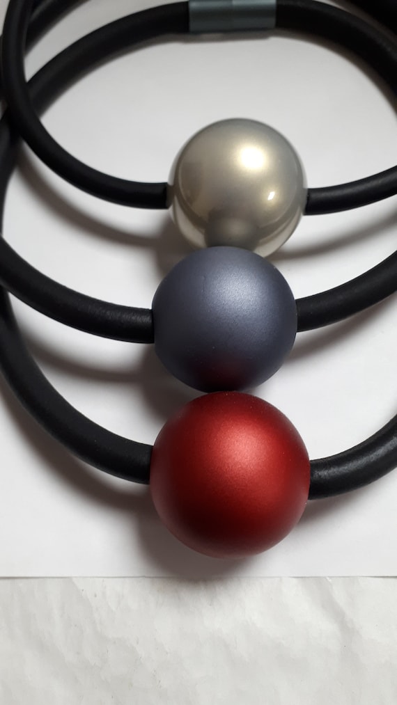 Rubber necklace with magnetic clasp sale