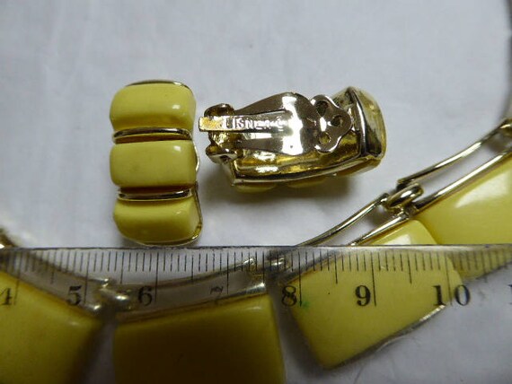 LISNER - yellow fifties lucite necklace and clip … - image 4