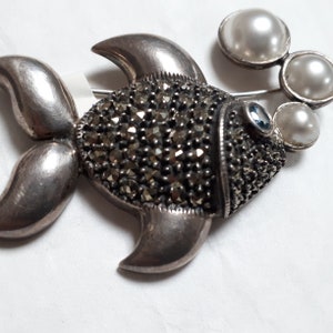STERLING JJ FISH brooch pin - faux pearls, marcasites, rhinestone, classy, elegant, rare, collectible.