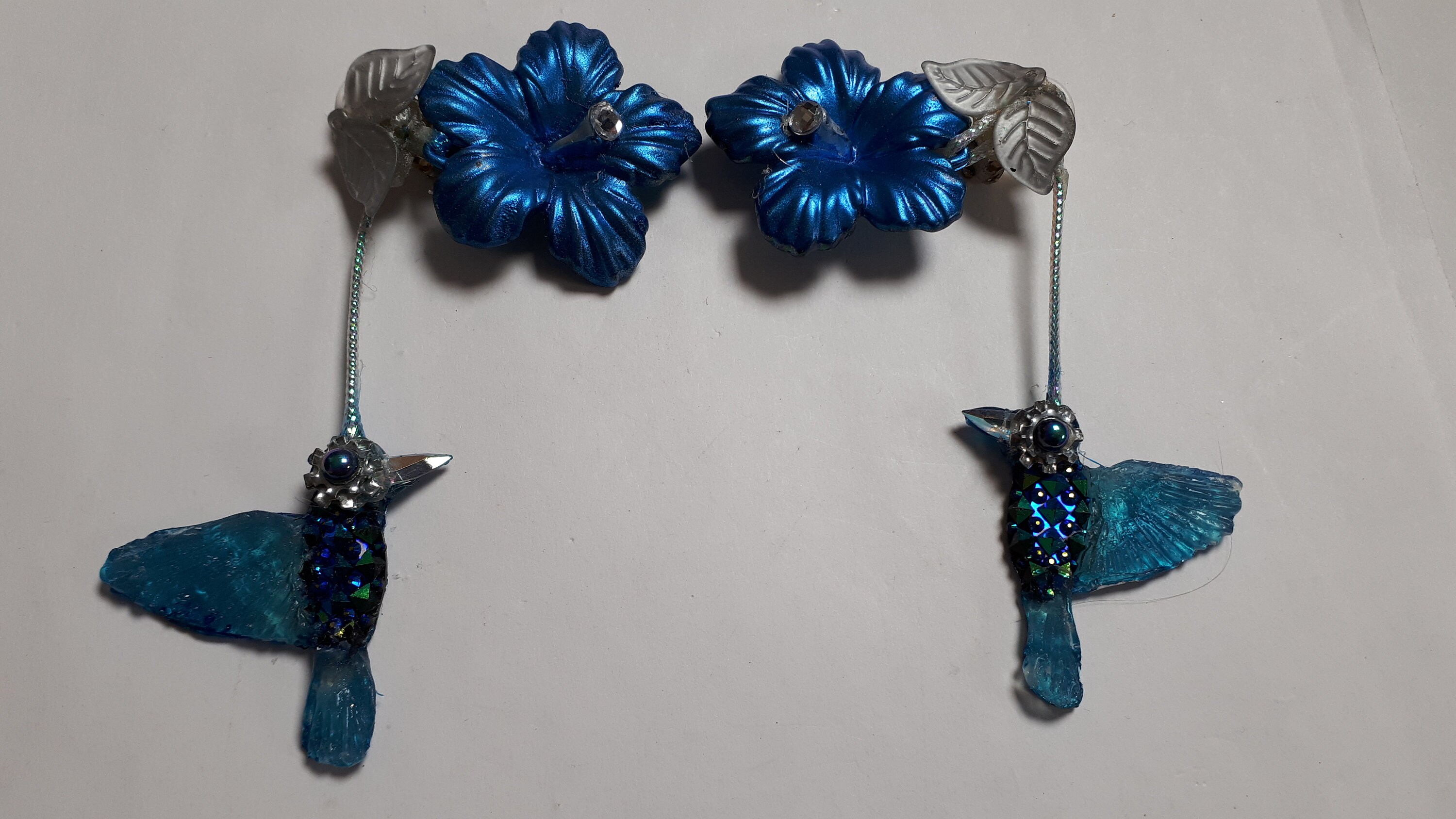 Boden parrot shop earrings