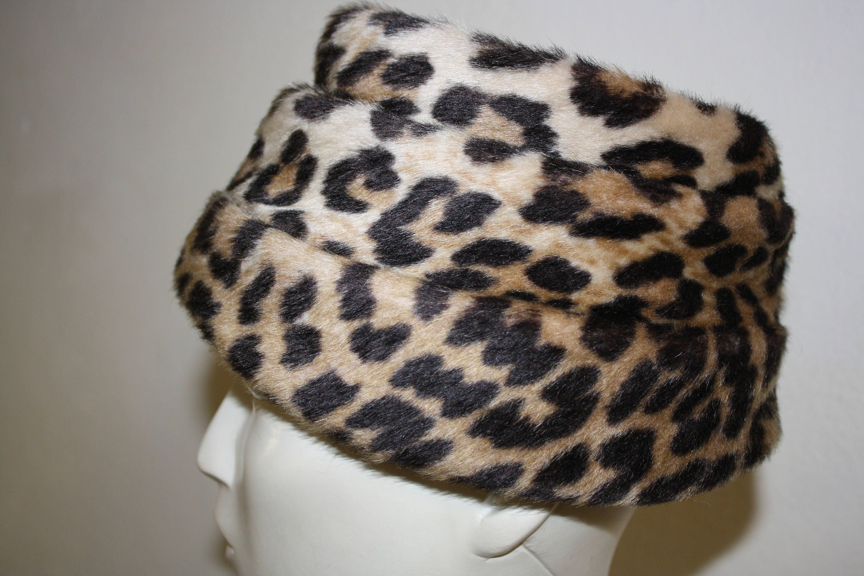 LILLY DACHÉ - Leopard Print Faux Fur Turbanesque Hat, Ca