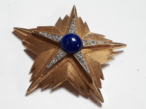 Star shaped brooch gold-tone designer SA brooch w… - image 8