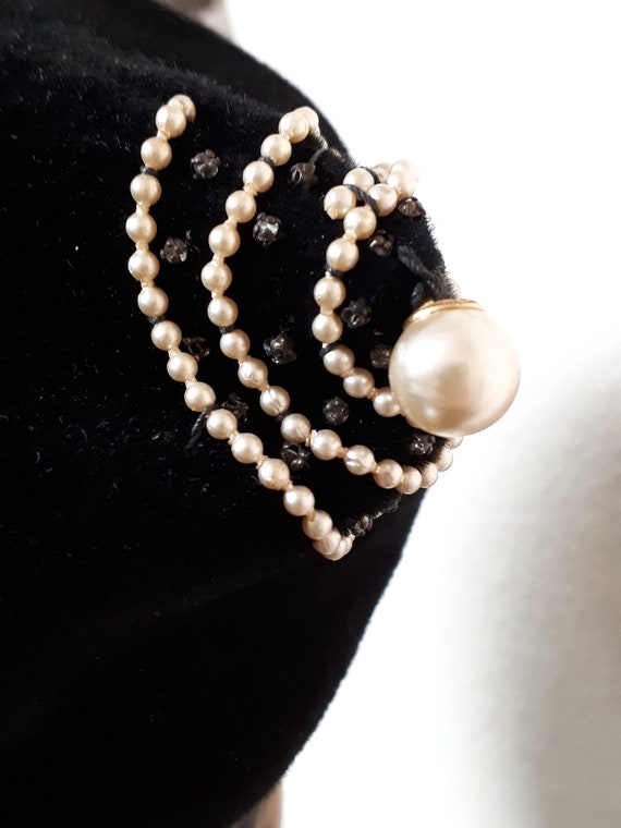 THIRTIES hat, black velour, pearls and rose monté… - image 6