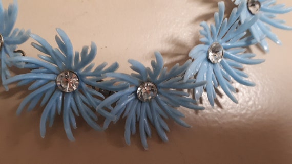 Blue soft plastic feathery floral necklace, RS ce… - image 3