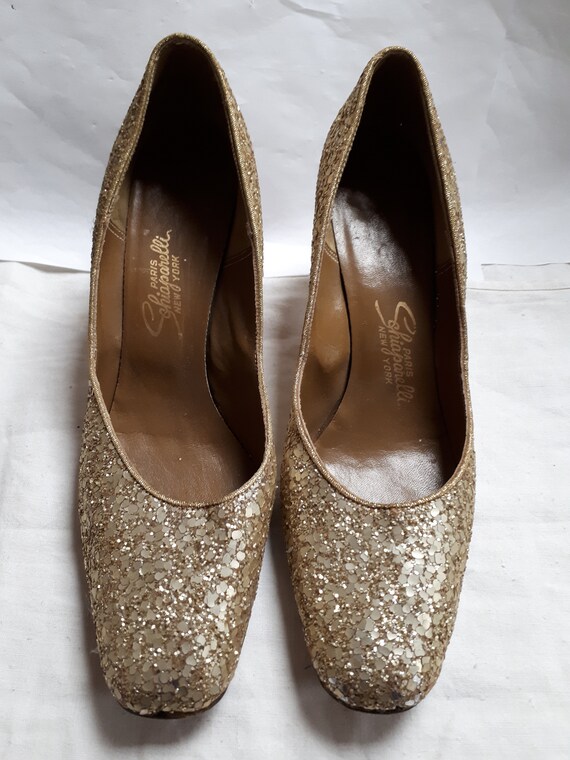 ELSA SCHIAPARELLI gold glitter shoes, seventies, stum… - Gem