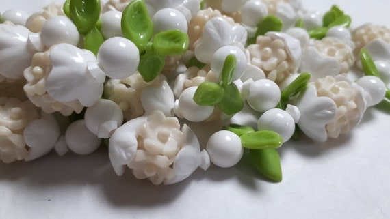 Necklace White Flowers Green Leaves 