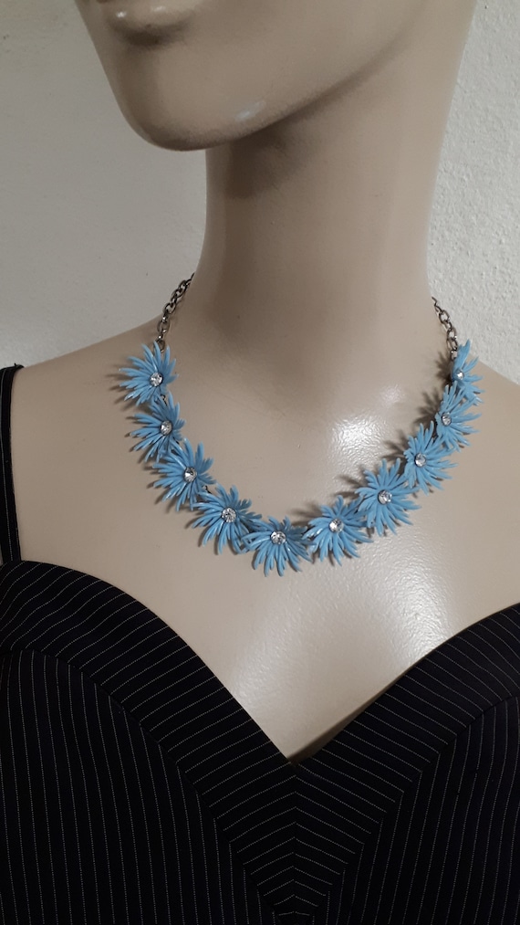 Blue soft plastic feathery floral necklace, RS ce… - image 1