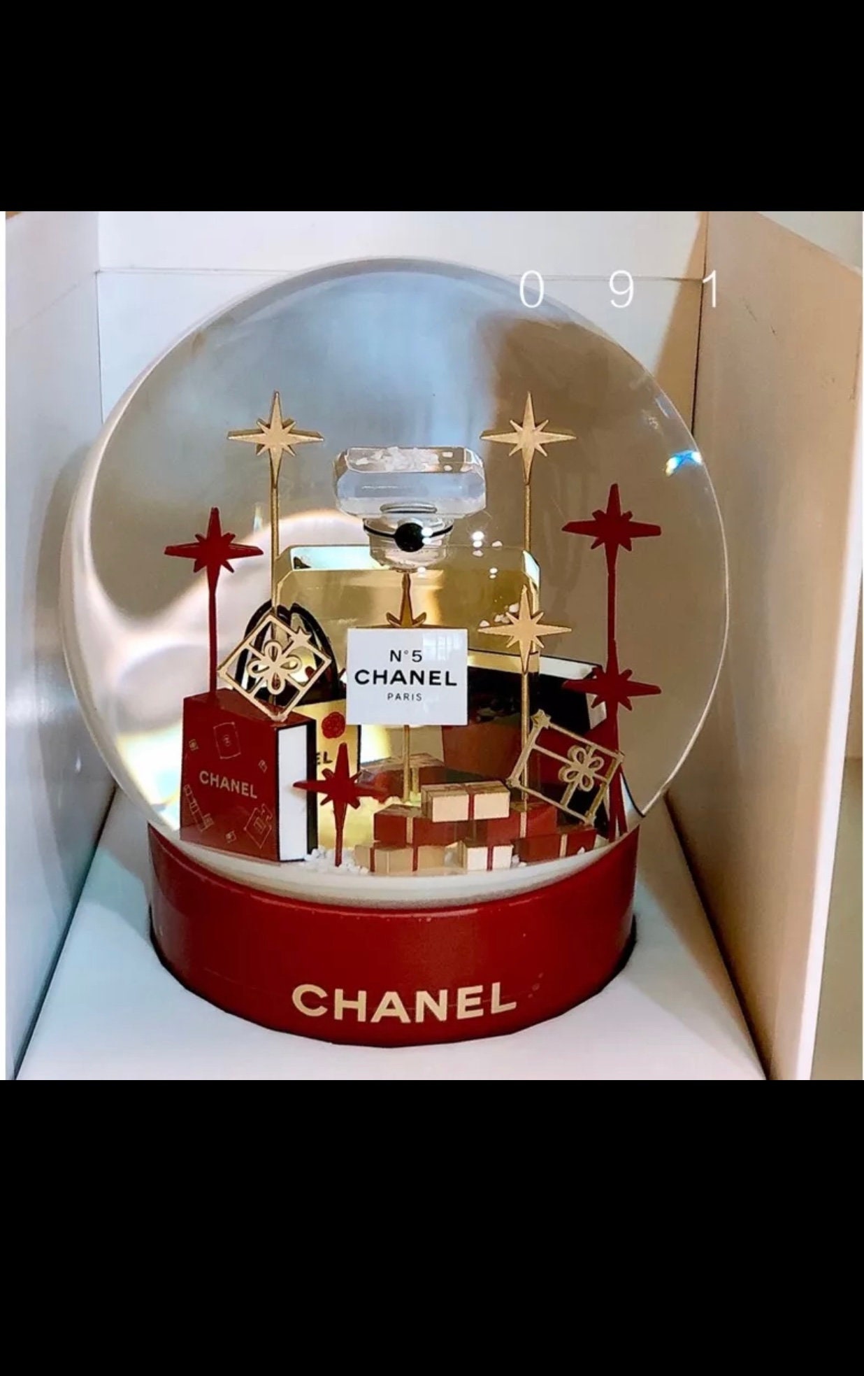 Chanel Snow Globe Dome Red & Gold No 5 Perfume Miniature Boxed -   Denmark
