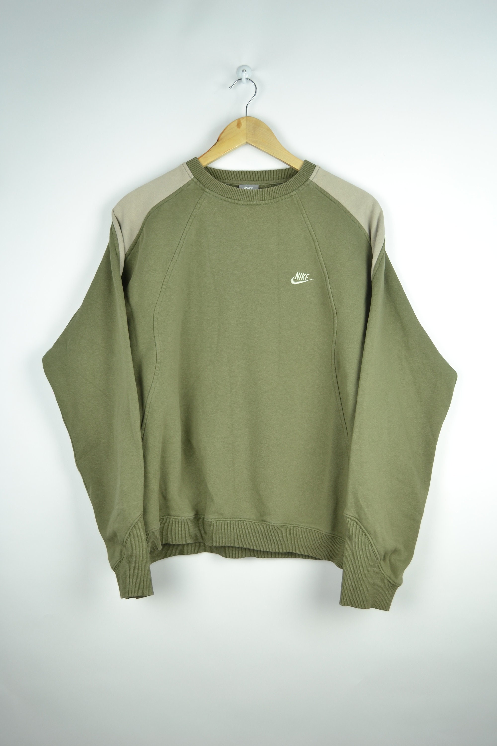 crewneck nike beige