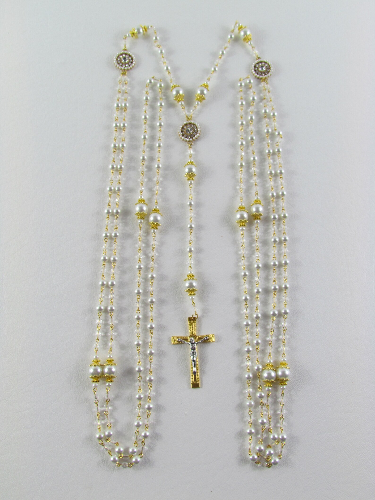 White Pearl Lasso main image 1