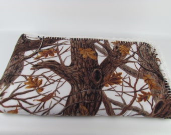 Camo Large Fleece Blanket in Brown and White/Natural Camo