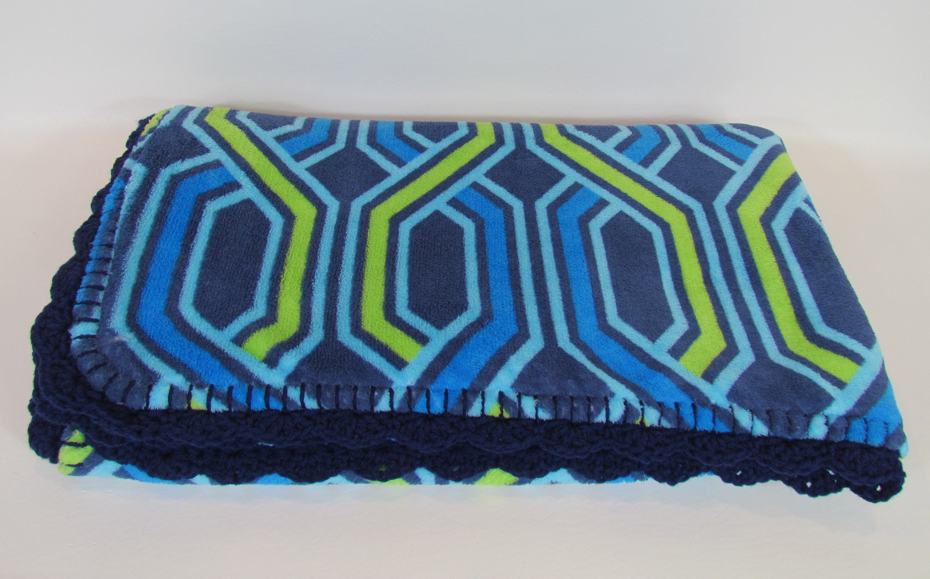 Crossing Lines Geometric Soft Fleece Blanket