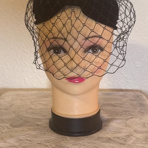Vintage Union Made Black Pillbox Hat with Birdcage Netting & Grosgrain Bow Cocktail Pillbox 1950s Vintage Hats for Women for sale | eBay main image 2