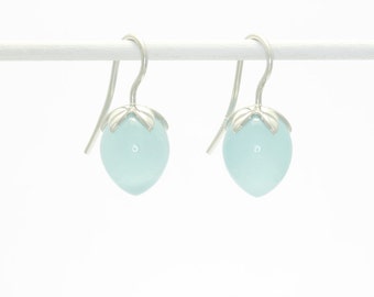 Frost Blossom - aquamarine eardrops white gold