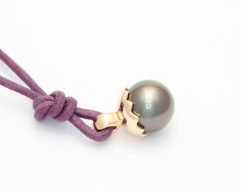 Black Pearl - Tahitian Pearl Pendant