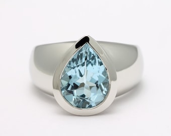 Icefire - palladium ring with blue topaz