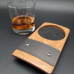 Handcrafted Bourbon Barrel Coaster with Reclaimed Metal Accent Bild 8