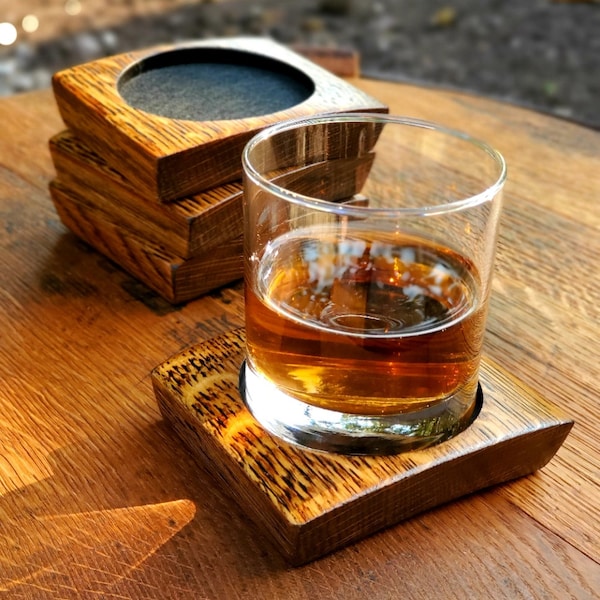 Posavasos de barril de bourbon, posavasos de whisky, regalos de bourbon, regalos de whisky, juego de posavasos de madera rústica, regalos para padrinos de boda, posavasos de duelas de bourbon