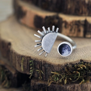 Birth Moon Ring, Birth Moon, Custom Moon Ring, Birthmoon Ring, Moon Phase Ring, Celestial Ring, Space Ring, Solar System, Birthday Ring