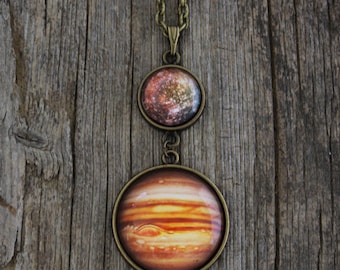 Collier Jupiter et Callisto, collier système solaire, collier Jupiter, collier Callisto, collier planète, bijoux galaxie, bijoux espace