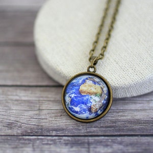 Collier Terre, Collier système solaire, Collier Afrique, Collier planète, Bijoux système solaire, Bijoux planète, Collier espace, Galaxie