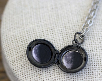 Moon Locket, Phases of the Moon, Moon Phases, Moon Phase Necklace, Moon Necklace, Moon Phases Locket, Space Locket, Solar System Necklace