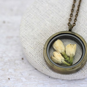 Jasmine Necklace, Jasmine Jewelry, Real Jasmine, Dried Jasmine Locket, Terrarium Locket, Dried Flowers Jewelry, Real Flowers Locket image 3