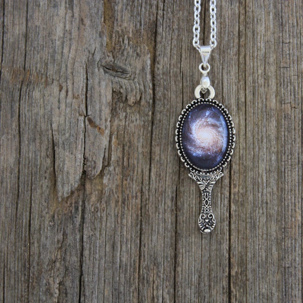 Galaxie d’Andromède, collier d’Andromède, collier spatial d’Andromède, Andromède, collier de galaxie, galaxie spirale, galaxie ronde, collier de nébuleuse