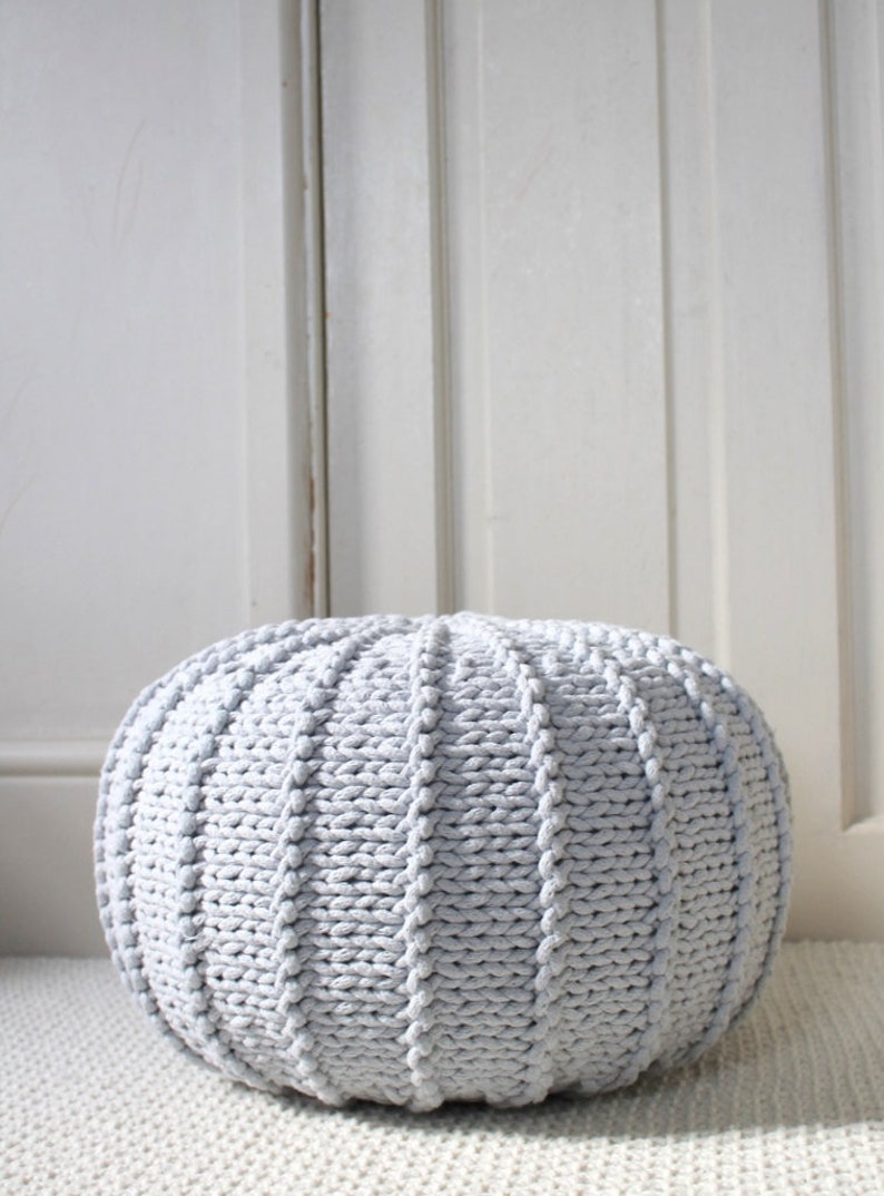 Kids Knitted Footstool, Crochet Pouf Ottoman, Grey Knitted Pouf Kids, Knitted Pouffe Ottoman, Nursery Pouf Ottoman, Scandinavian Decor zdjęcie 1