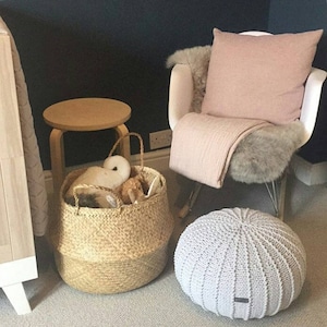 Poggiapiedi lavorato a maglia per bambini, pouf ottomano all'uncinetto, pouf lavorato a maglia grigio per bambini, pouf ottomano lavorato a maglia, pouf pouf per l'asilo nido, arredamento scandinavo immagine 4