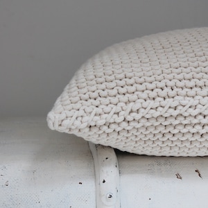 Chunky Knit Cushion, Chunky Knit Throw Pillow, Ivory Knitted Cusion, Knitted Home Decor, Chunky Knit Scandinavian Decor, Housewarming Gift image 2