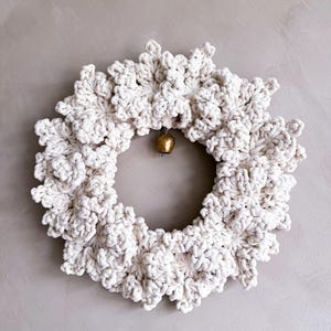 Gehaakte kerstkrans, witte krans, kerstmuurkrans, binnenkrans, kerstwanddecoratie, kerstmuurdecoratie, noordse krans