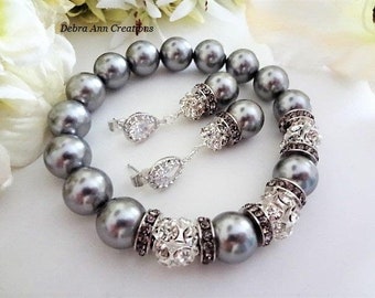 Gray Pearl Jewelry Set Pearl and Crystal Bracelet and Earrings Set Charcoal Grey Wedding Pearl Bridal Jewelry Set Mother of the Bride Gift