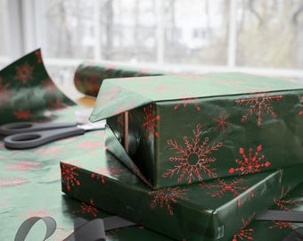 Rotes und Grünes Geschenkpapier mit Schneeflocken | Urlaub Weihnachten Geschenkverpackung