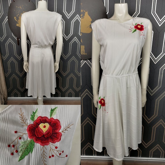 Original 1970's White Floral Embroidery Summer Dress - Good Condition - Only 25 Pounds!