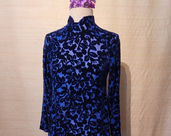 Vintage Vietnamese Devore Velvet Traditional Dai Dress