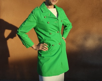 1960s Vintage Grass Green Short Double-Breasted Petite Trench Coat