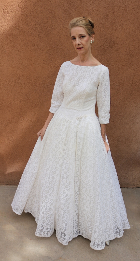 1950s Vintage Lace 3/4 Sleeve Wedding Gown