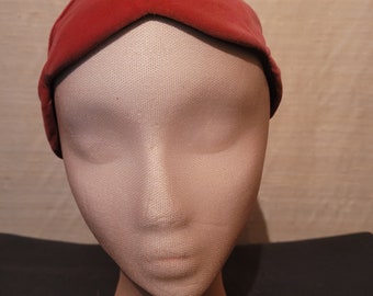 Vintage 1940s Velveteen Rose Cap With Scalloped Detail
