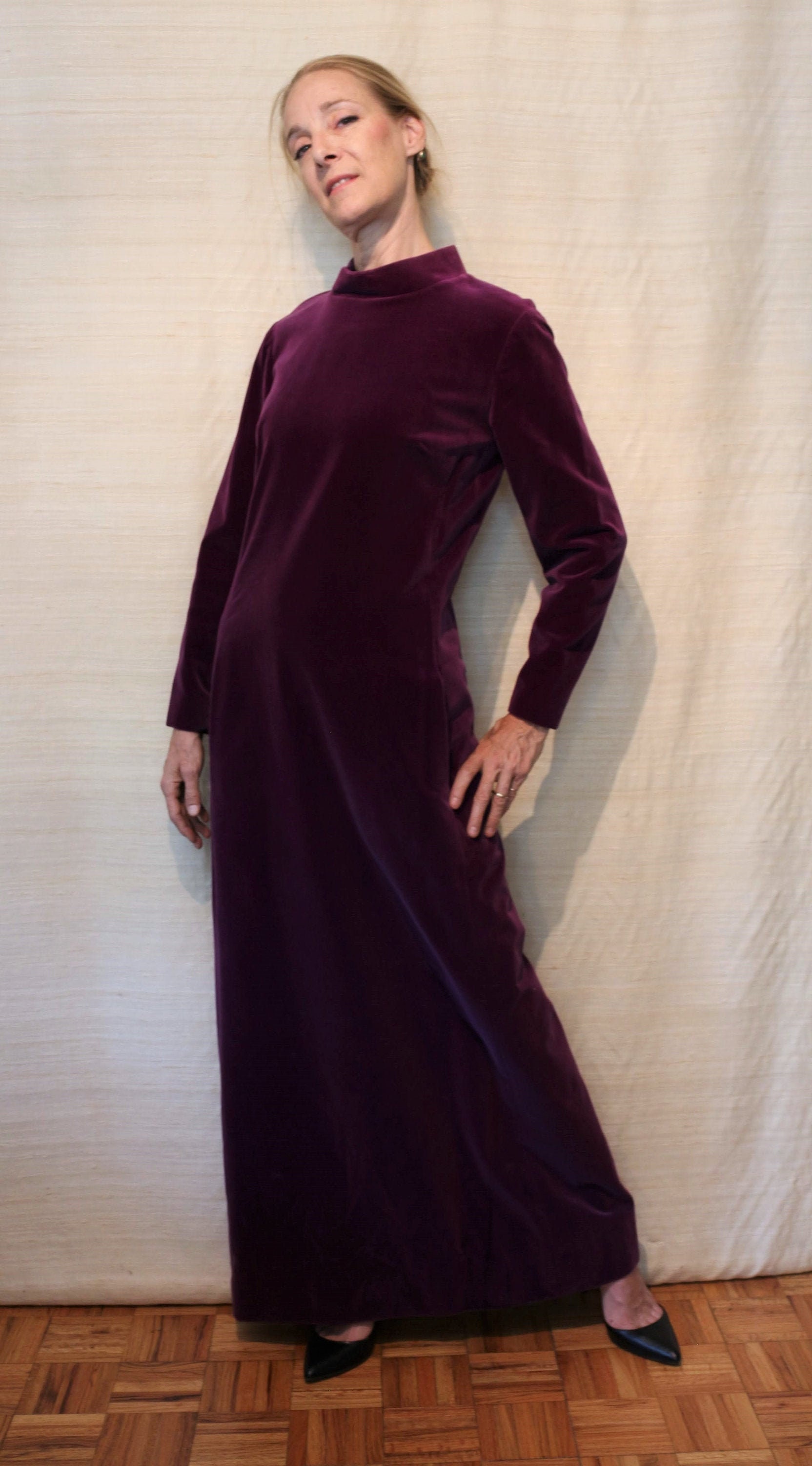 1960s Vintage I Magnin by Dynasty Long Sleeve Purple Velvet 1960s Vintage I Magnin by Dynasty Long Sleeve Purple Velvet