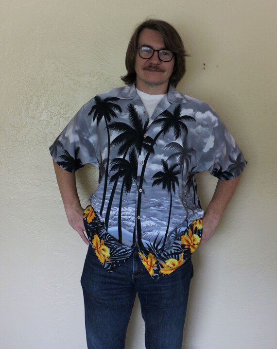 1980s Vintage Koman Sport Men's Hawaiian Shirt wit