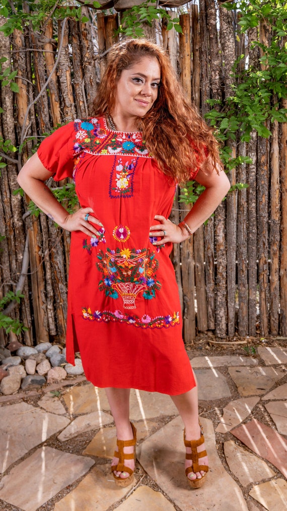 1970s Vintage Mexican Red Short Sleeved Hand-Embro