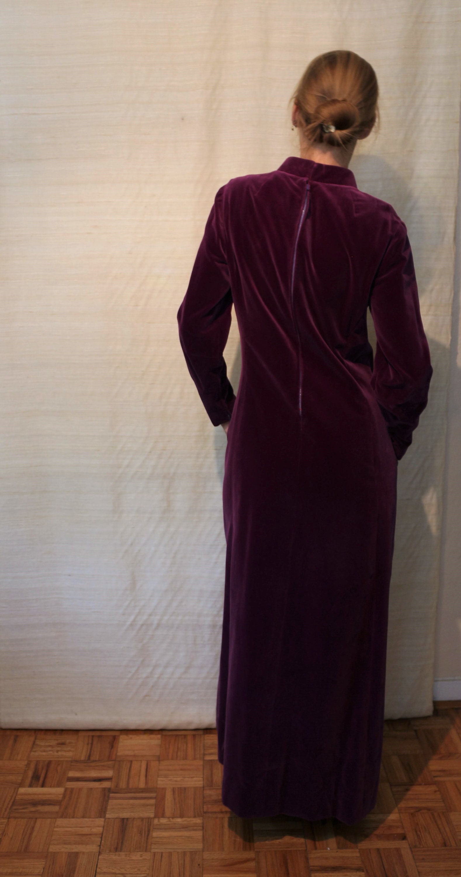 1960s Vintage I Magnin by Dynasty Long Sleeve Purple Velvet 1960s Vintage I Magnin by Dynasty Long Sleeve Purple Velvet