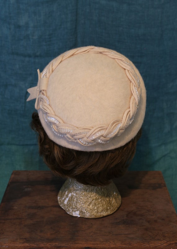 1950s Vintage Cream Mohair Fur Felt Hat with Brai… - image 2