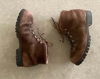 dexter hiking boots with red laces